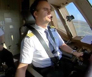 کاکپیت بویینگ ۷۷۷ ترکیش ایرلاینز در حین فرود در فرودگاه استانبول