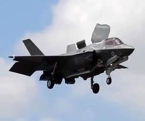 مانور عجیب جنگنده F35 