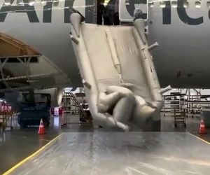 باز شدن سرسره نجات 