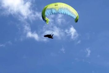 فروریختگی بال‌های پاراگلایدر چه زمانی رخ می‌دهد؟