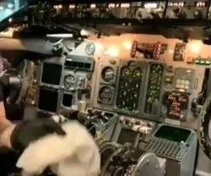 ضدعفونی قسمت‌های مختلف کاکپیت برای حفاظت خلبانان و خدمه پرواز در روزهای مبارزه با بحران کرونا