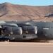 لحظه لندینگ یکی از غول های ساخته شده بویینگ یعنی Boeing C-17 Globemaster III با وزن بارگیری شده حدود ۵۸۵ هزار پوندی یا ۲۶۵ تنی را می‌بینید!
