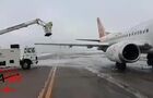 انجام عملیات یخ‌زدایی De-ice بویینگ ۷۳۷ شرکت هواپیمایی سپهران 