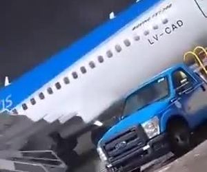 طوفان شدید باعث حرکت بویینگ 737 آرژانتینی شد