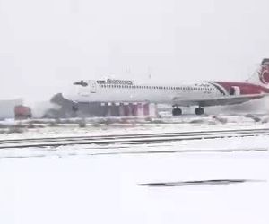 برف‌روبی باند و سطوح پروازی فرودگاه تبریز