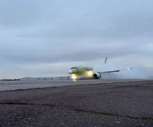 آزمایش موفق سوپرجت تماماً روسی با موتور بومی PD-8 در شرایط باند خیس