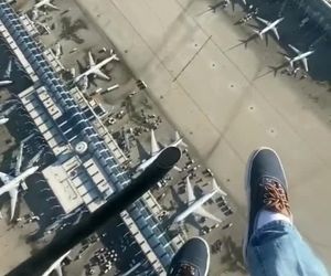 دیدن فرودگاه از نمایی فوق‌العاده