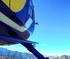 مانورهایی جذاب با هلیکوپتر