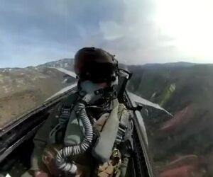 پرواز آونگی و وارونه با جنگنده