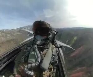 پرواز آونگی و وارونه با جنگنده