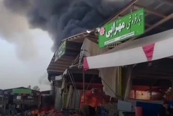  لحظه سقوط بالگرد هوانیروز ارتش در میدان میوه و تره‌بار درچه اصفهان