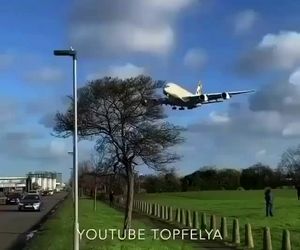 تقرب دیدنی ایرباس A380 به فرودگاه هیترو لندن