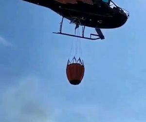 اطفا حریق به کمک هلیکوپتر 