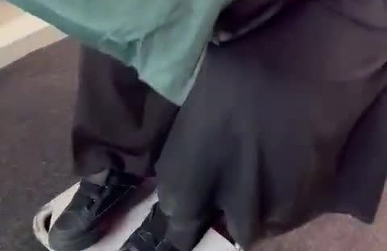گلایه مسافر از خدمات نامطلوب فرودگاه بین‌المللی کیش برای افراد ناتوان و سالمند
