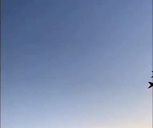 پرواز فورمیشن گروه فرشتگان آبی نیروی دریایی ایالات متحده آمریکا در غروب ساحل فلوریدا 